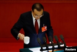 李克强总理在第十三届全国人大五次会议上发布年度的政府工作报告。