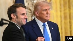 Президенты США и Франции Дональд Трамп Эммануэль Макрон в Белом доме. 24 февраля 2025 года. AFP.