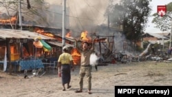 စစ်ကောင်စီလေကြောင်းတိုက်မှုအပြီး တွေ့ရသည့် လက်ပံလှကျေးရွာ မြင်ကွင်း။ (ဓာတ်ပုံ - ပြည်သူ့ကာကွယ်ရေးတပ်မတော် (မန္တလေး) MPDF)