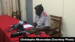 Major Clément Cimana porte-parole adjoint du ministère de la Défense lors du conférence de presse à Bujumbura, Burundi, 22 mars 2016.