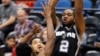 Kawhi Leonard de San Antonio à Toronto en échange de DeMar DeRozan