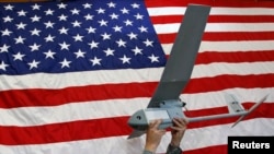 Un drone Raven présenté à la base américaine de Vilseck-Grafenwoehr le 8 octobre 2013. 