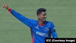 شپاړلس کلن مجیب ځدراڼ د وقار یونس ریکارډ مات کړ. 